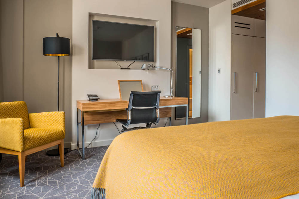 City Room desk and chair at Apex Waterloo Place Hotel
