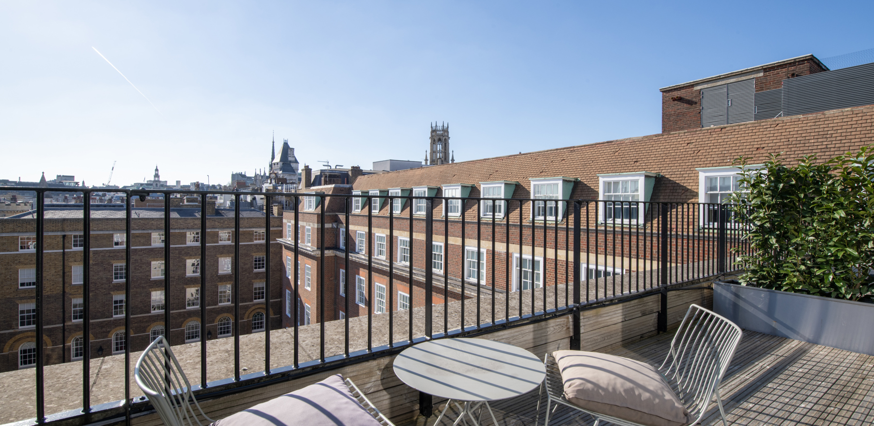 Junior Suite Balcony at Apex Temple Court Hotel