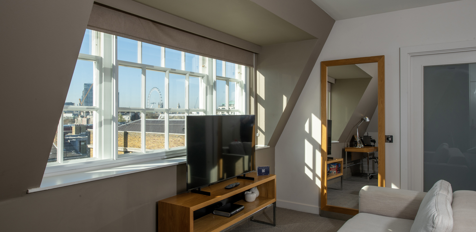 Deluxe Room at Apex Temple Court Hotel