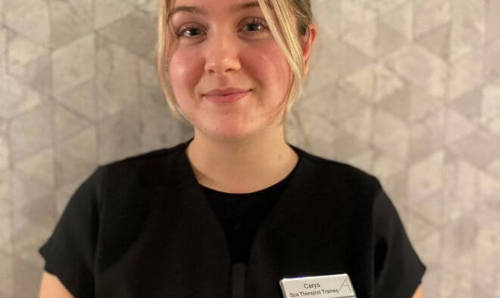 headshot of Blonde girl