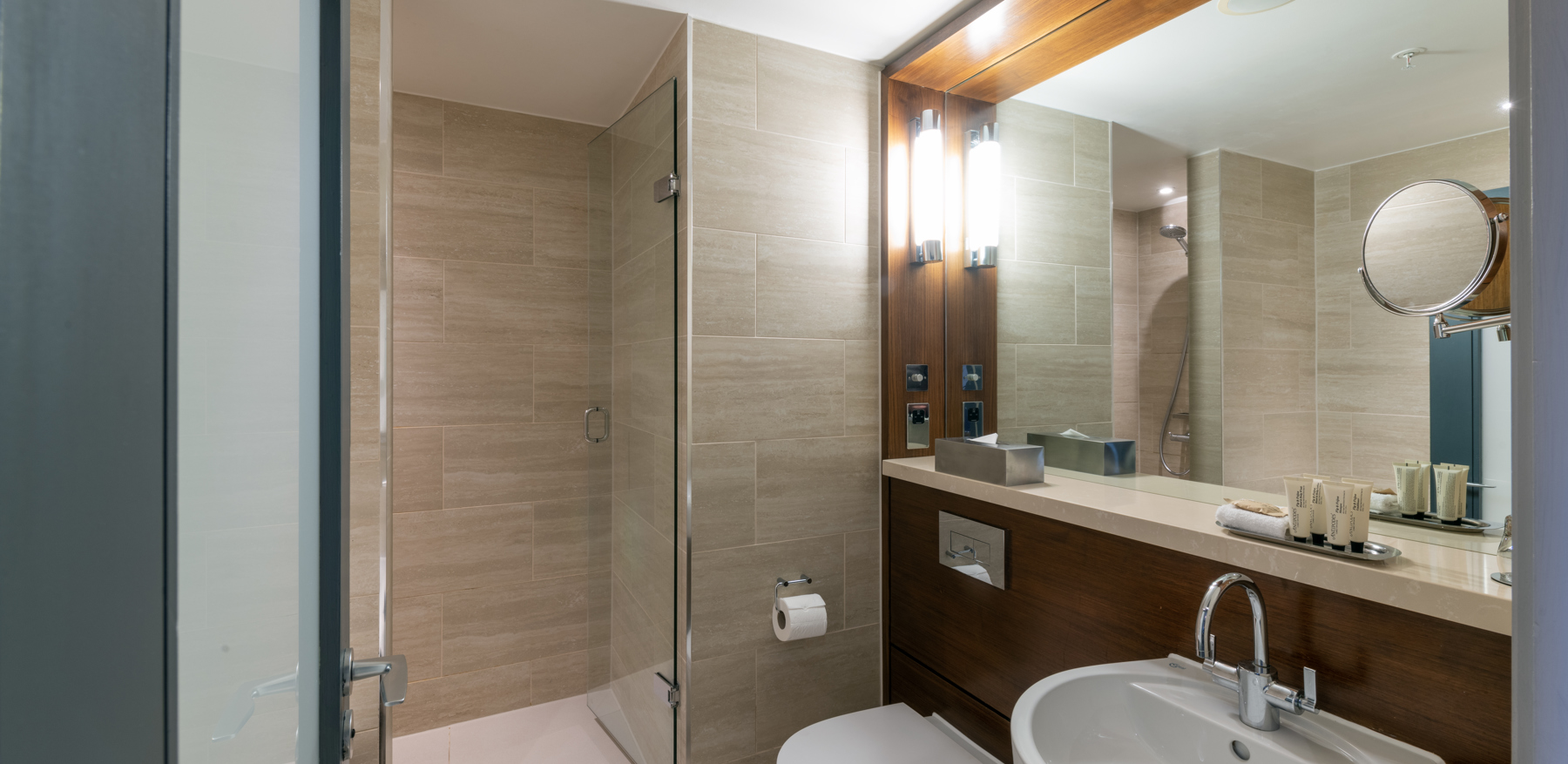 City Room bathroom at Apex City of London Hotel