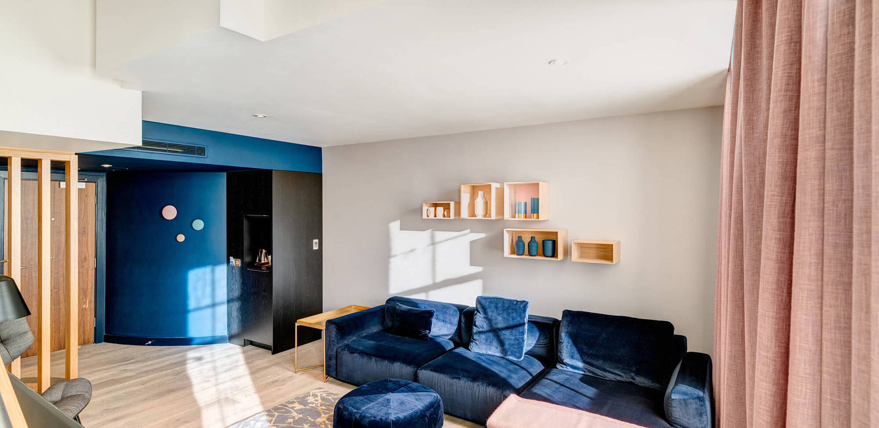 hotels near edinburgh waverly station