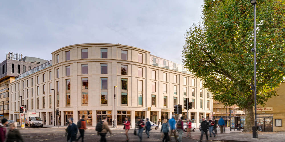 bath hotels with pool