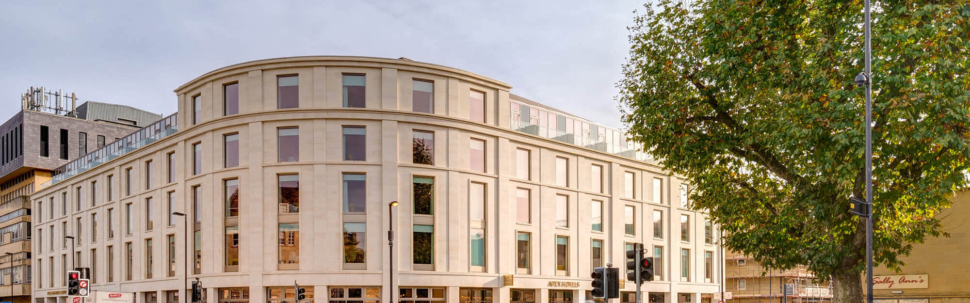 bath hotels with pool